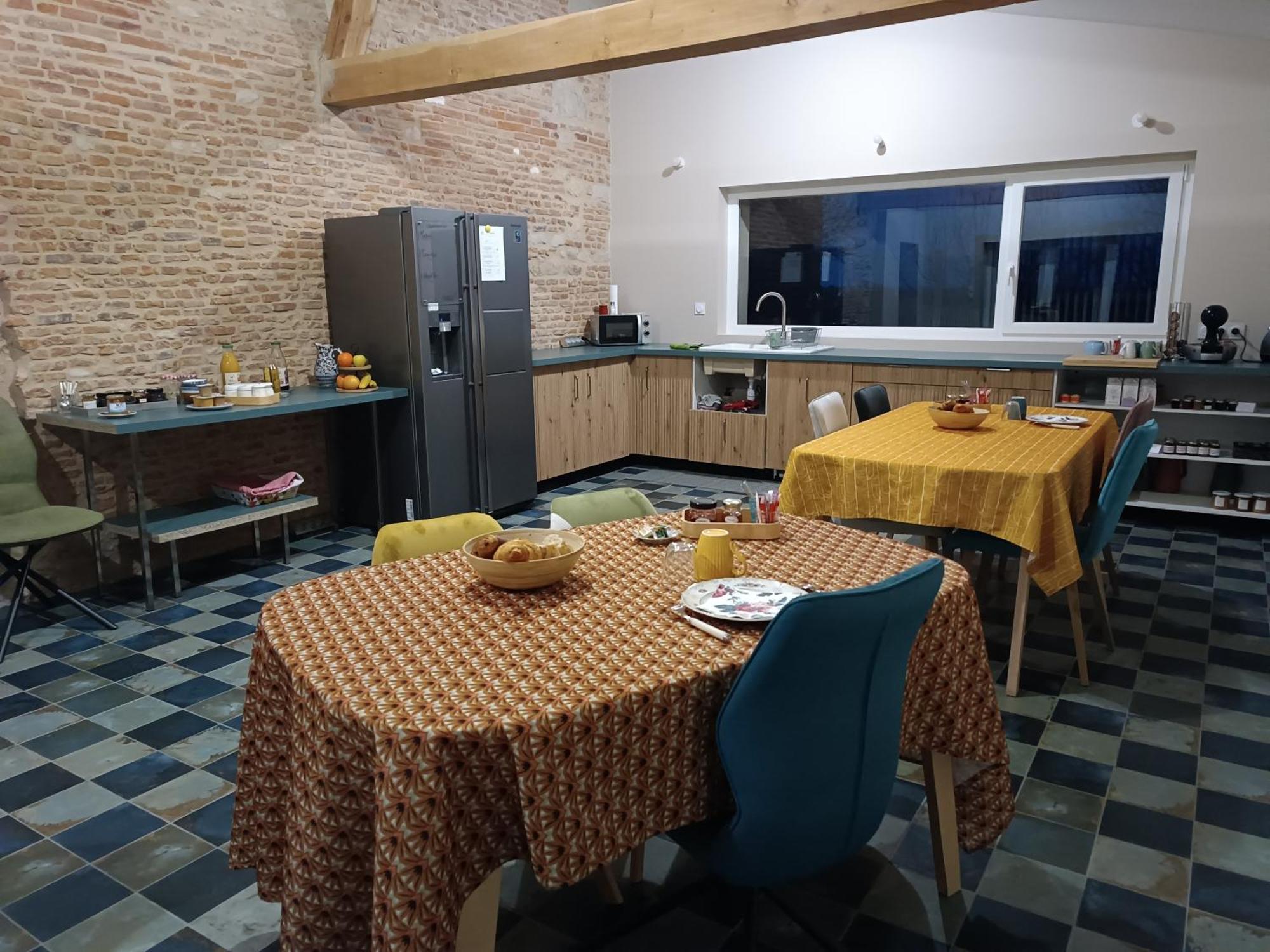 Le Jardin Des Cedres Hotel Lavaur  Eksteriør billede