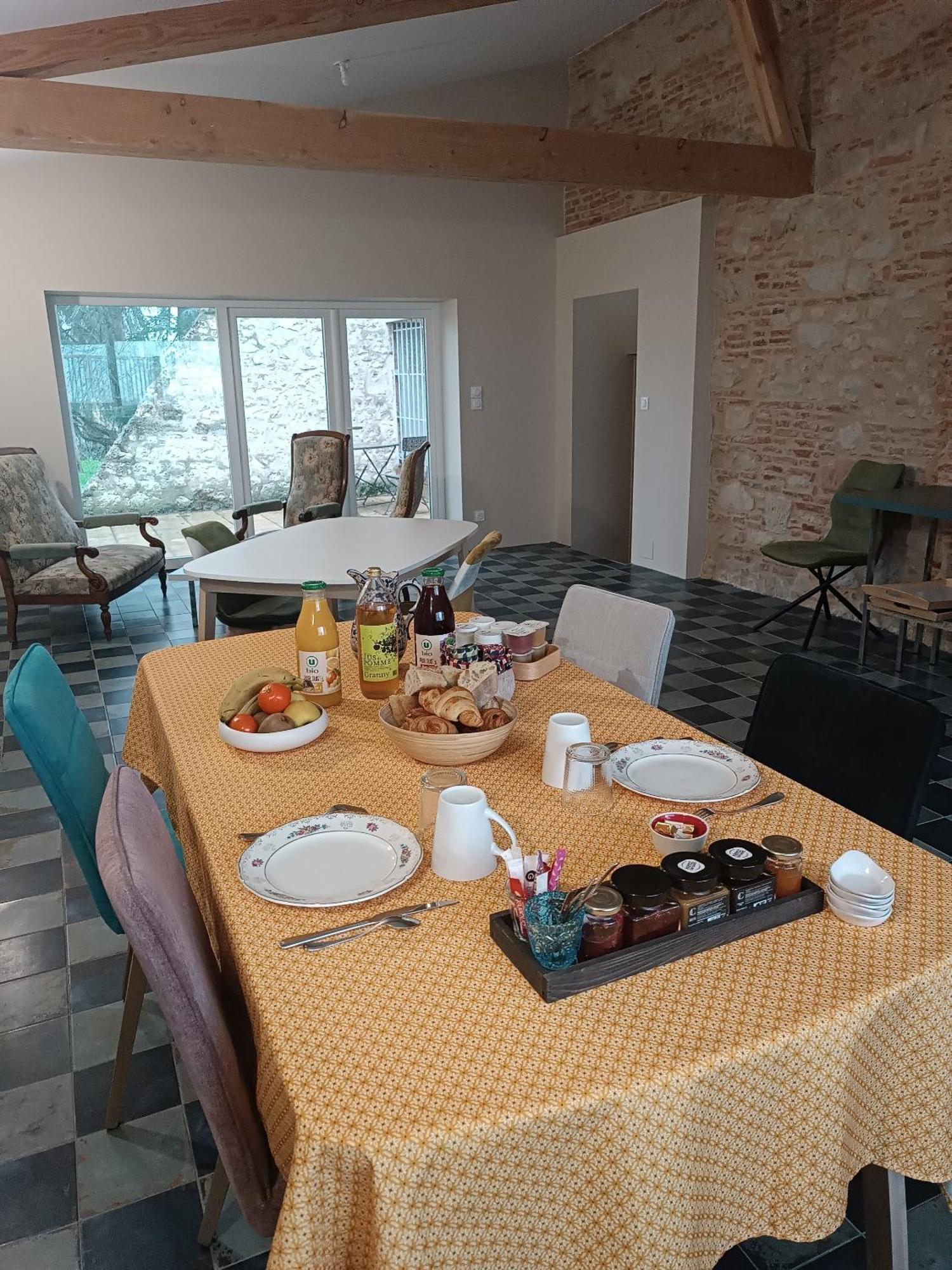 Le Jardin Des Cedres Hotel Lavaur  Eksteriør billede